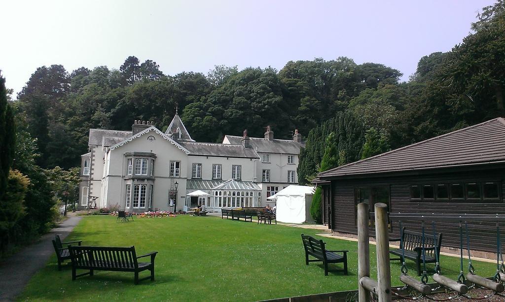 Lambert Manor Hotel Grange-over-Sands Стая снимка